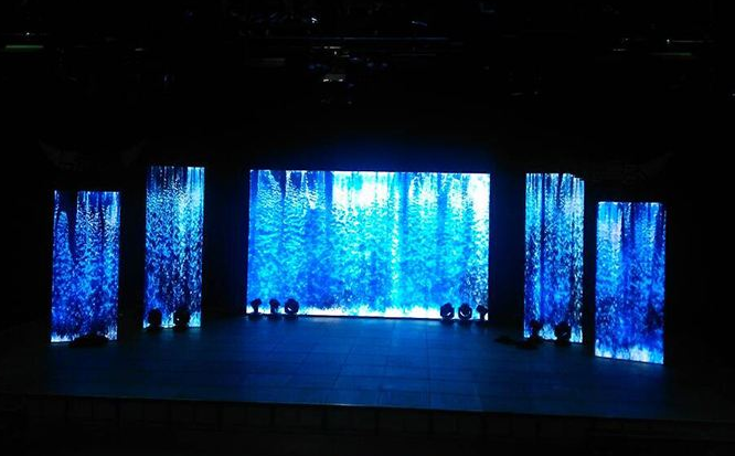 LED顯示屏創(chuàng)意從邊緣走到了舞臺(tái)的中央