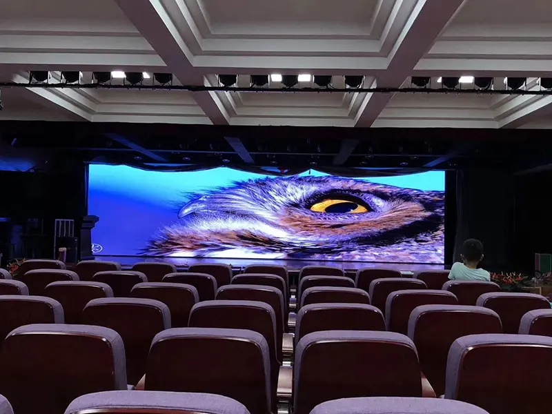 小間距LED顯示屏技術(shù)之爭