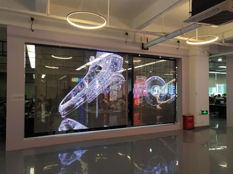 LED透明屏應(yīng)該如何維護(hù)保養(yǎng)才能延長(zhǎng)使用時(shí)間